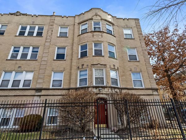 6303 N Claremont Avenue, Unit 2, Chicago, IL 60659