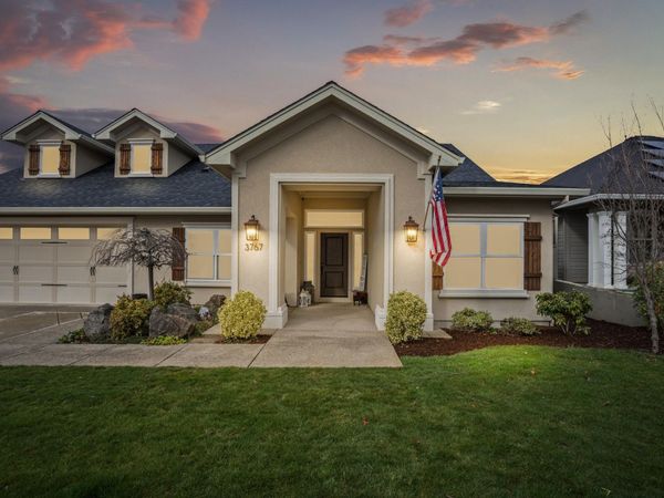 3767 Sunleaf Avenue, Medford, OR 97504
