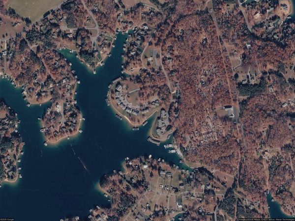 214 Blarney Stone CT , Unit E2, Huddleston, VA 24104