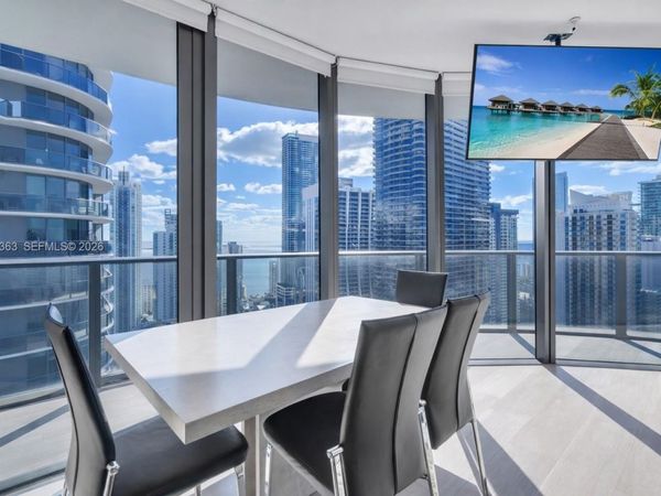 55 SW 9th St , Unit 3703, Miami, FL 33130