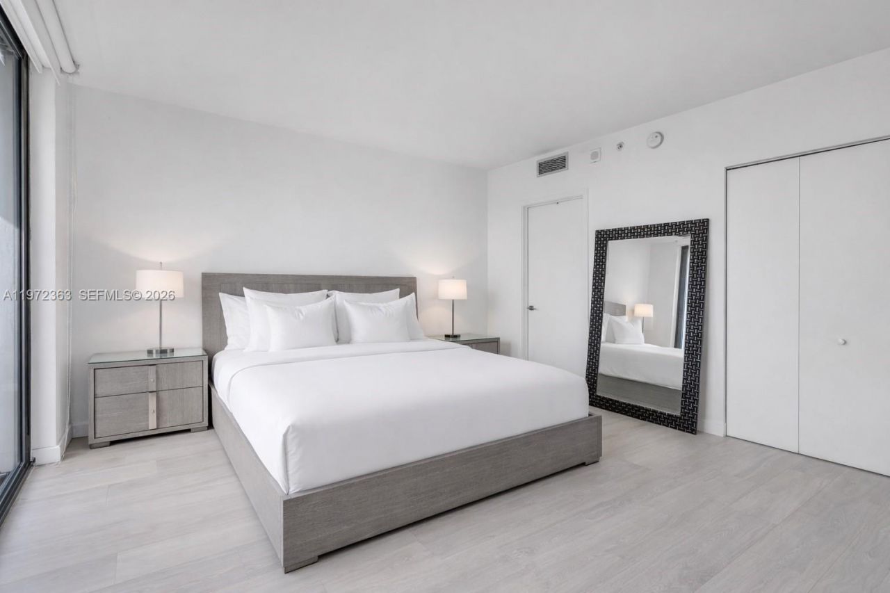 55 SW 9th St , Unit 3703, Miami, FL 33130 Photo