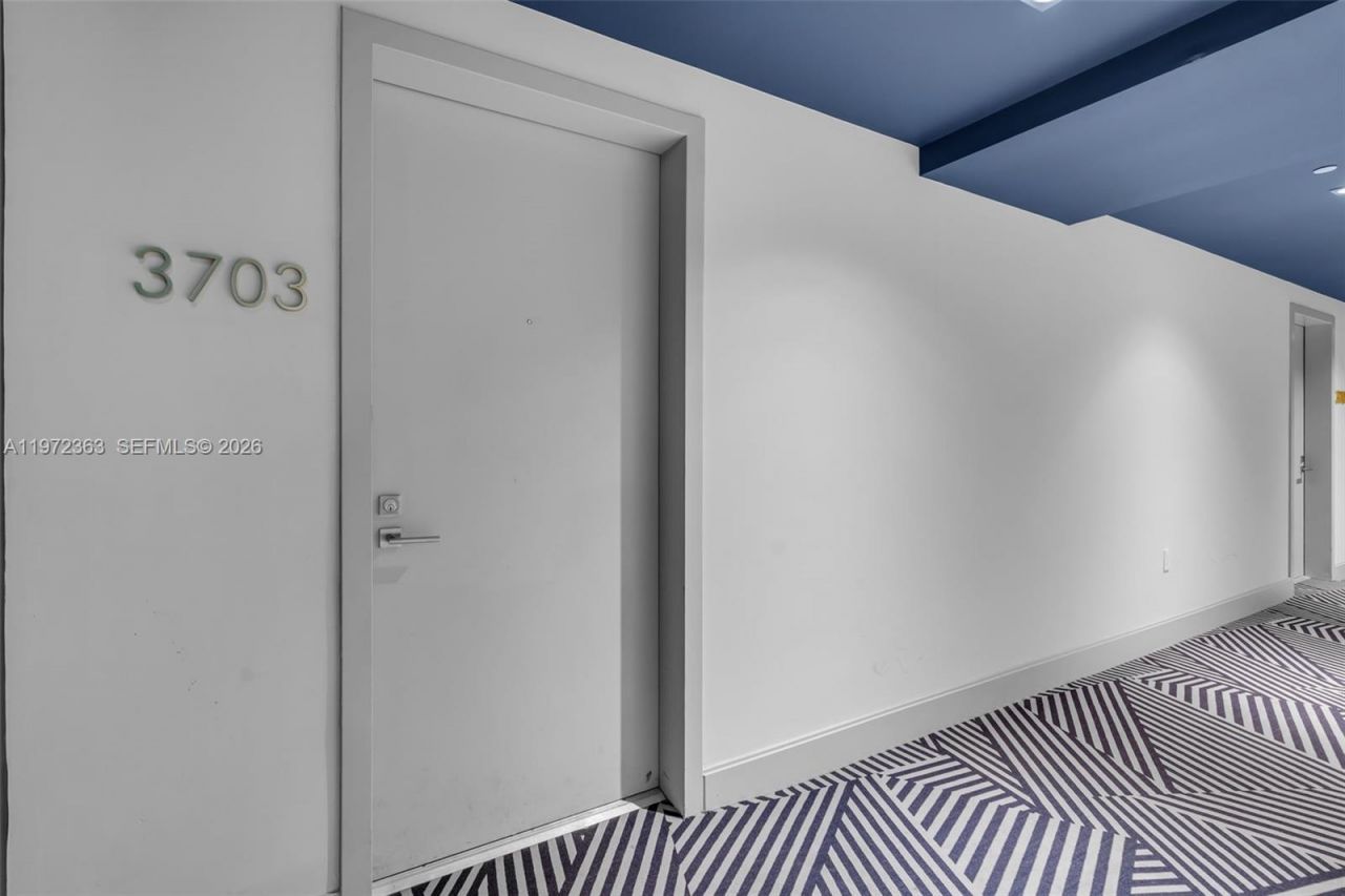 55 SW 9th St , Unit 3703, Miami, FL 33130 Photo