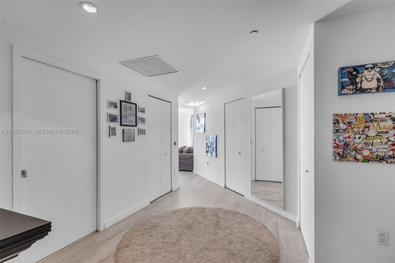 55 SW 9th St , Unit 3703, Miami, FL 33130 Photo