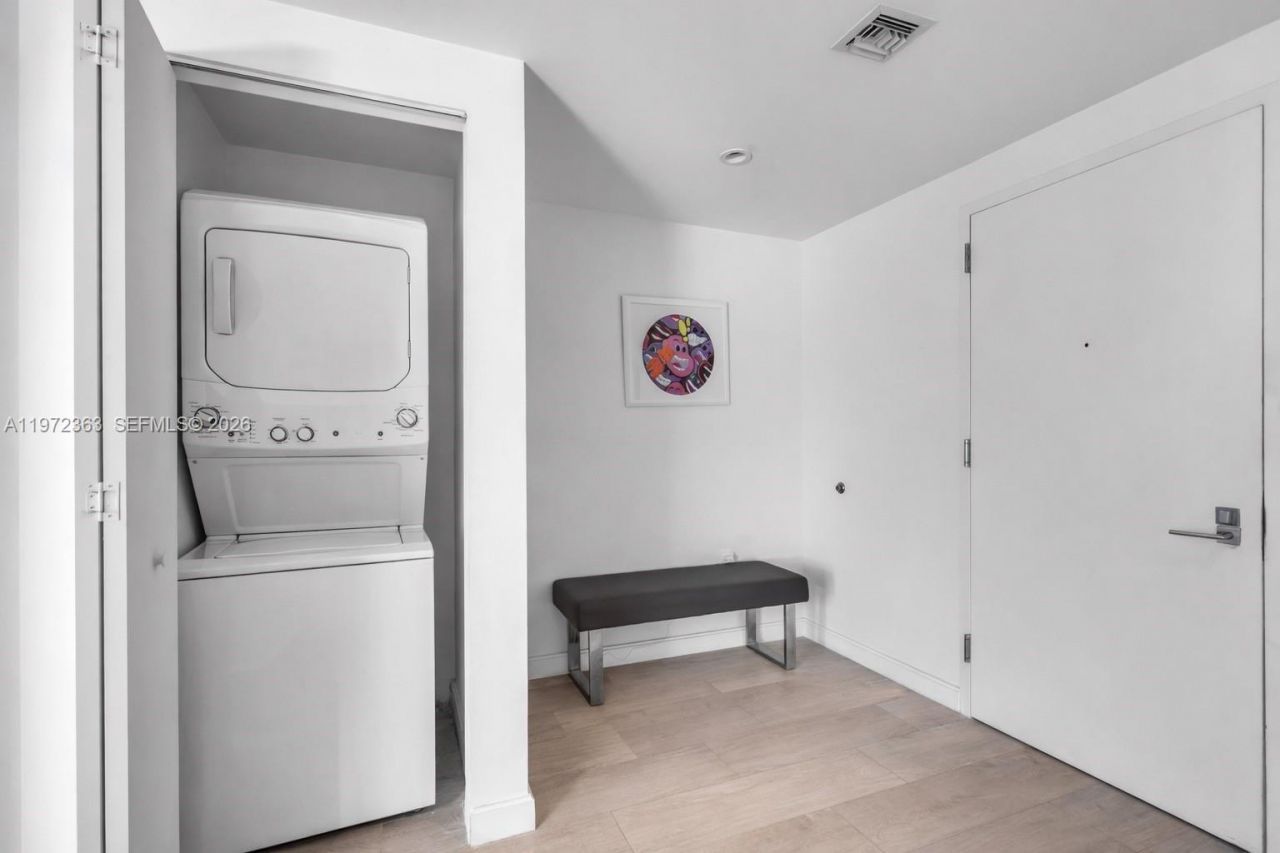 55 SW 9th St , Unit 3703, Miami, FL 33130 Photo