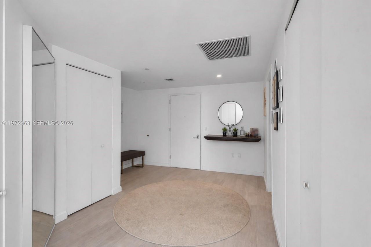 55 SW 9th St , Unit 3703, Miami, FL 33130 Photo