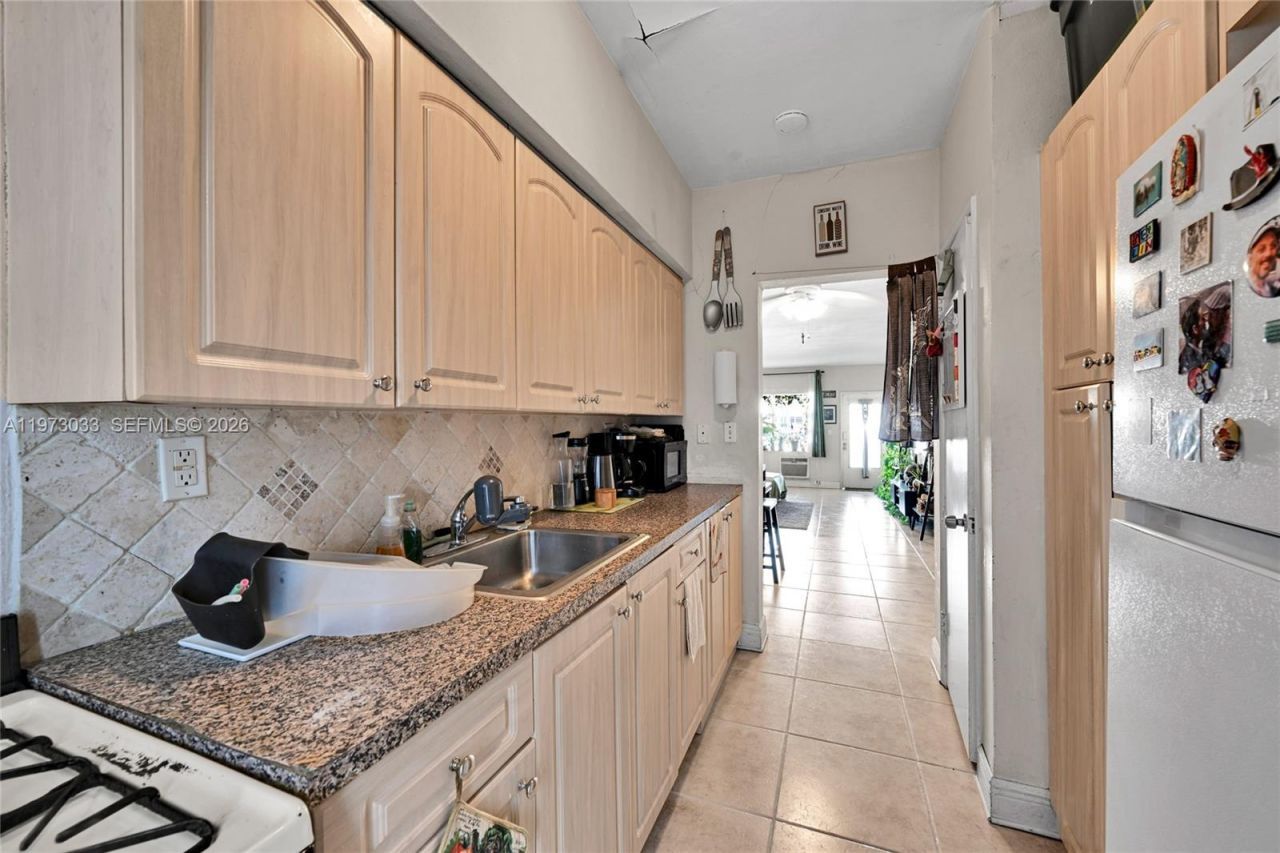 1240 14th St , Miami Beach, FL 33139 Photo