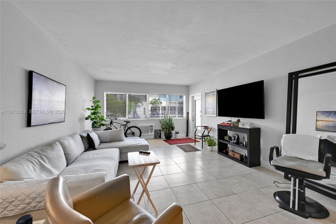1240 14th St , Miami Beach, FL 33139 Photo