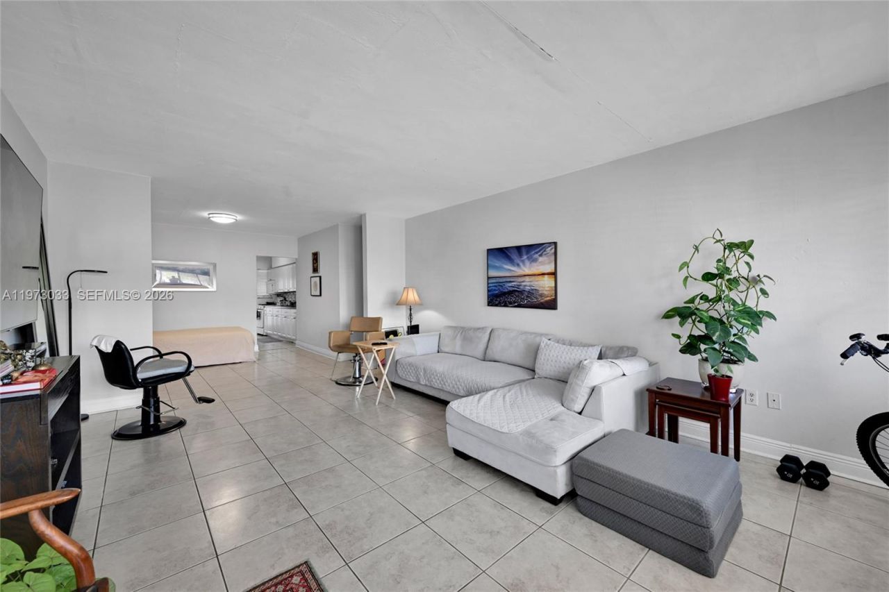 1240 14th St, Miami Beach, FL 33139 Photo