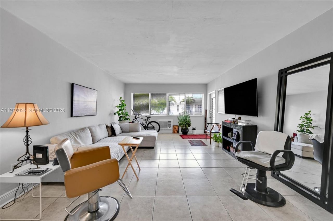 1240 14th St , Miami Beach, FL 33139 Photo