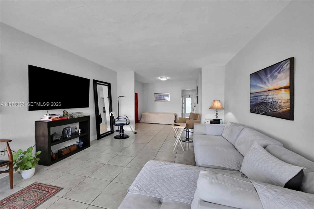 1240 14th St, Miami Beach, FL 33139 Photo