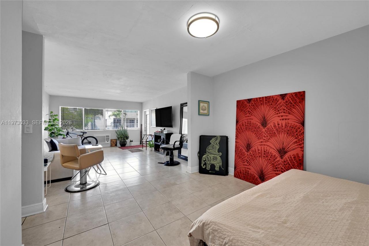 1240 14th St , Miami Beach, FL 33139 Photo