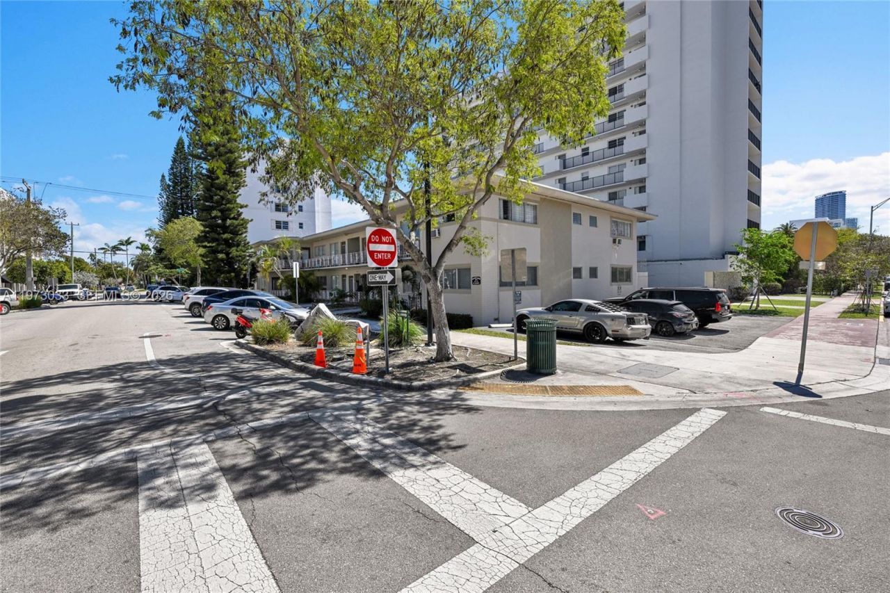 1240 14th St, Miami Beach, FL 33139 Photo