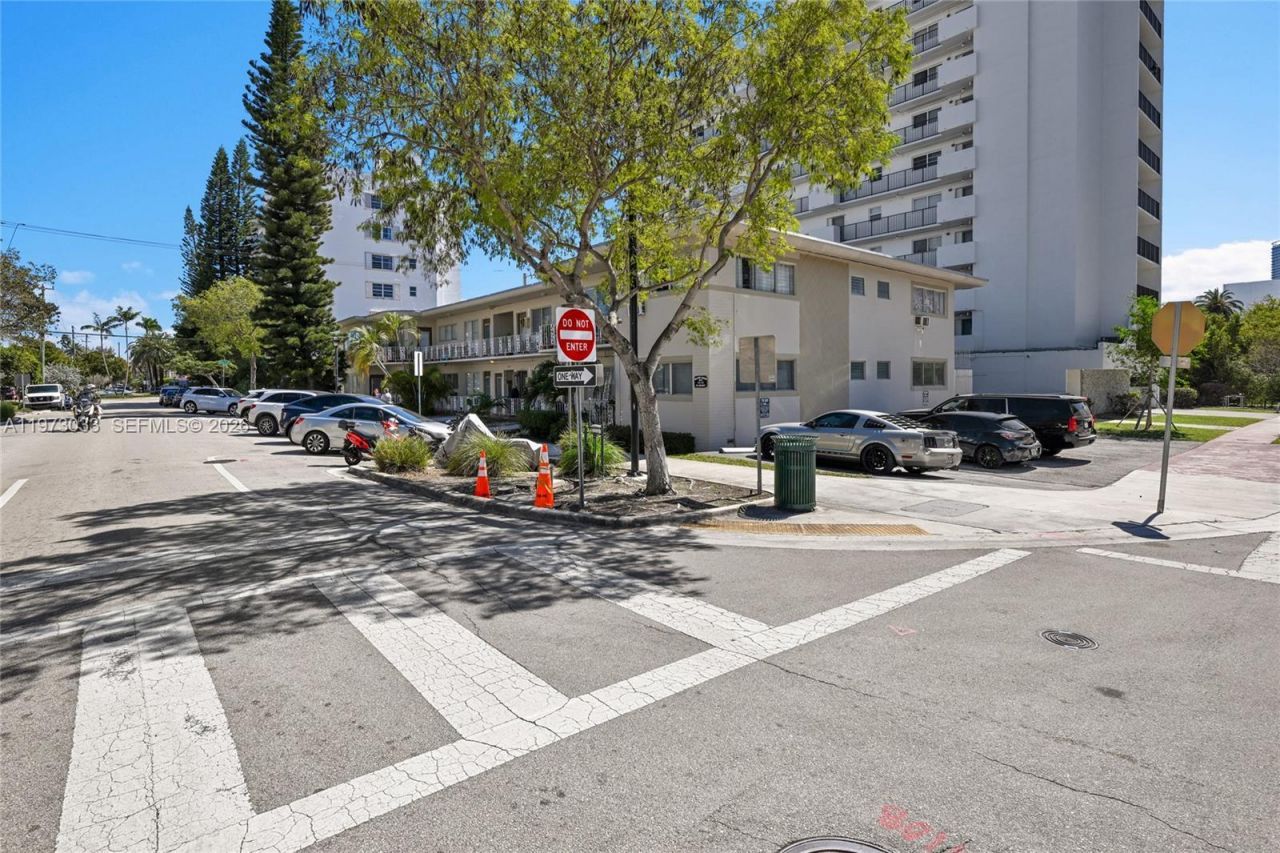 1240 14th St , Miami Beach, FL 33139 Photo