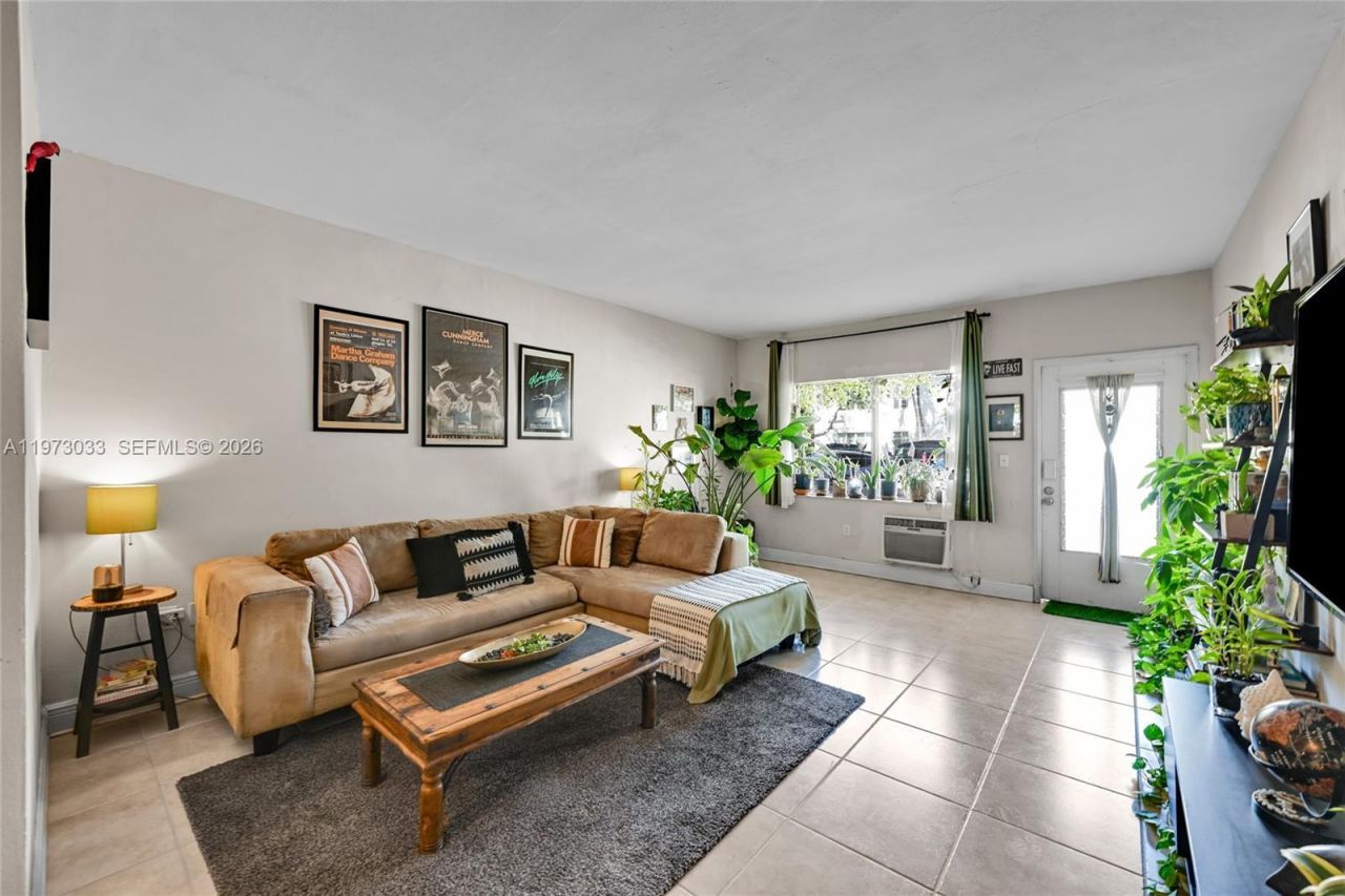 1240 14th St, Miami Beach, FL 33139 Photo