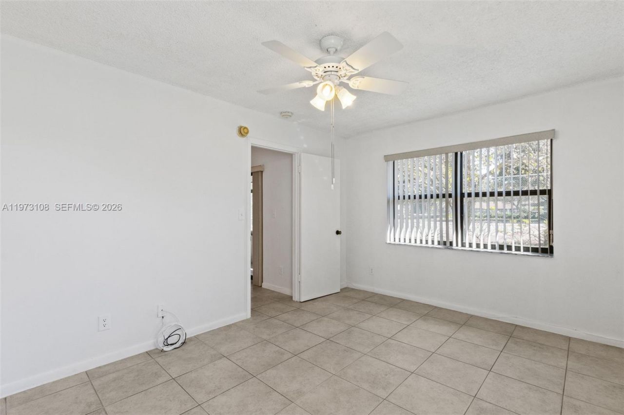 5356 Gate Lake Rd, Unit 5356, Tamarac, FL 33319 Photo