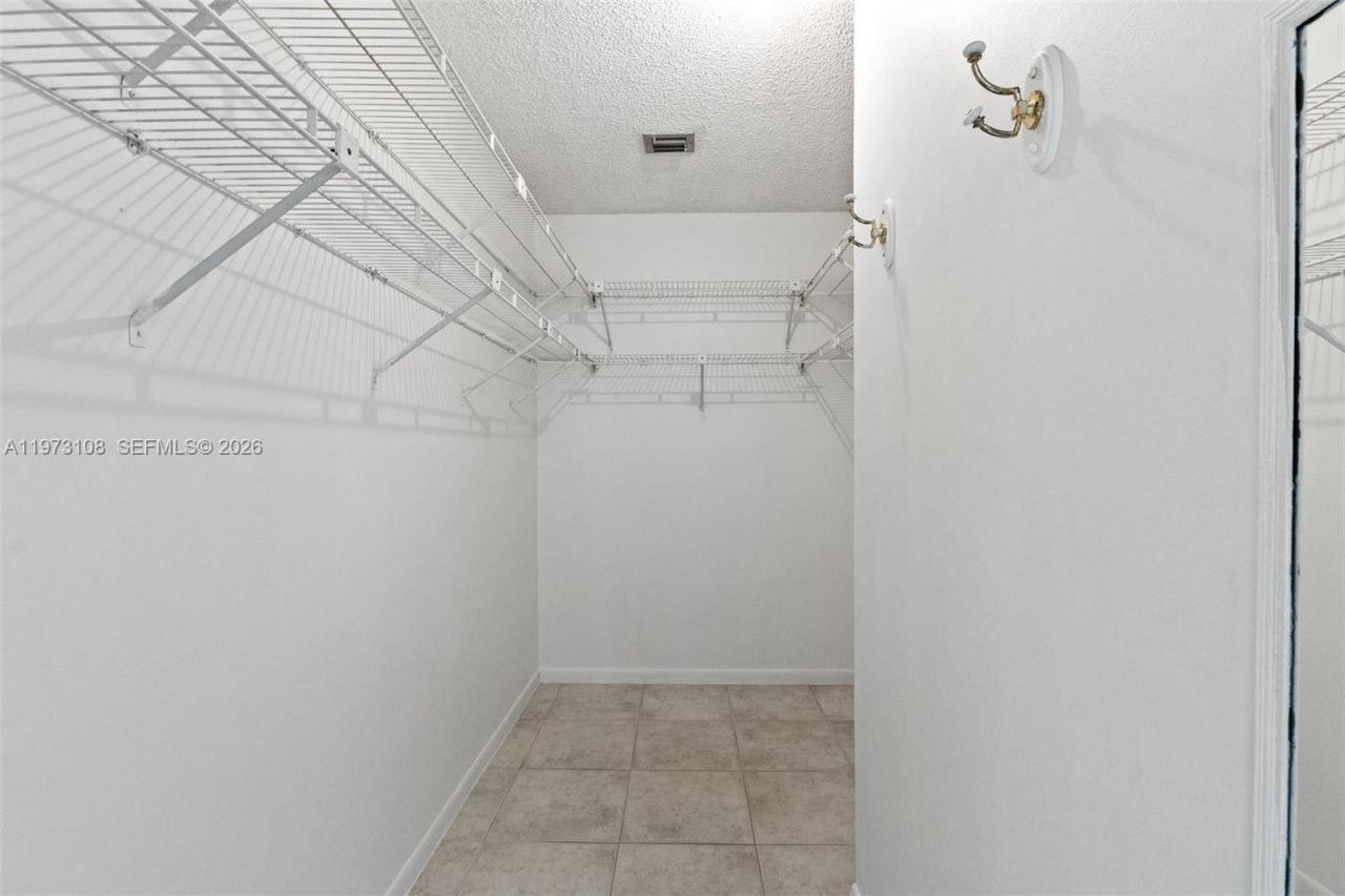 5356 Gate Lake Rd, Unit 5356, Tamarac, FL 33319 Photo