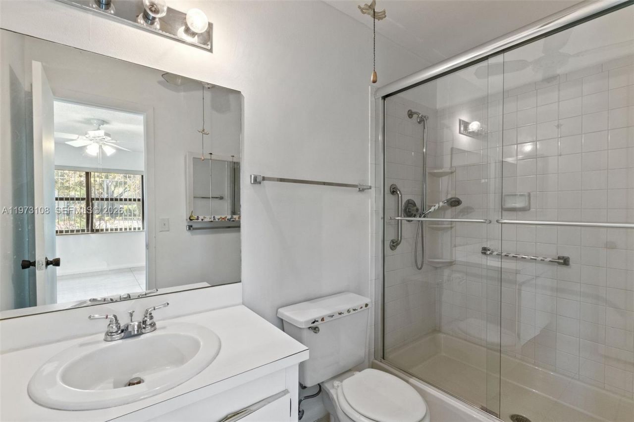 5356 Gate Lake Rd, Unit 5356, Tamarac, FL 33319 Photo