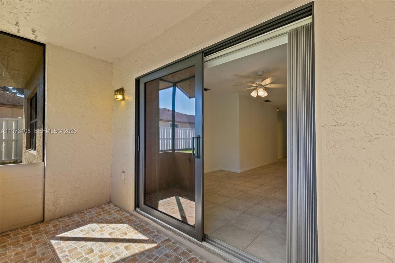 5356 Gate Lake Rd, Unit 5356, Tamarac, FL 33319 Photo