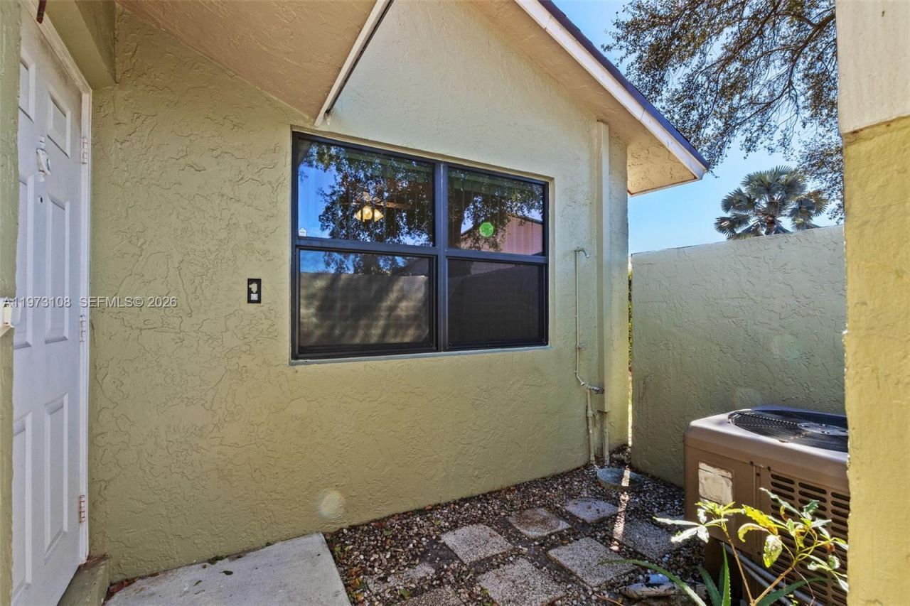 5356 Gate Lake Rd, Unit 5356, Tamarac, FL 33319 Photo