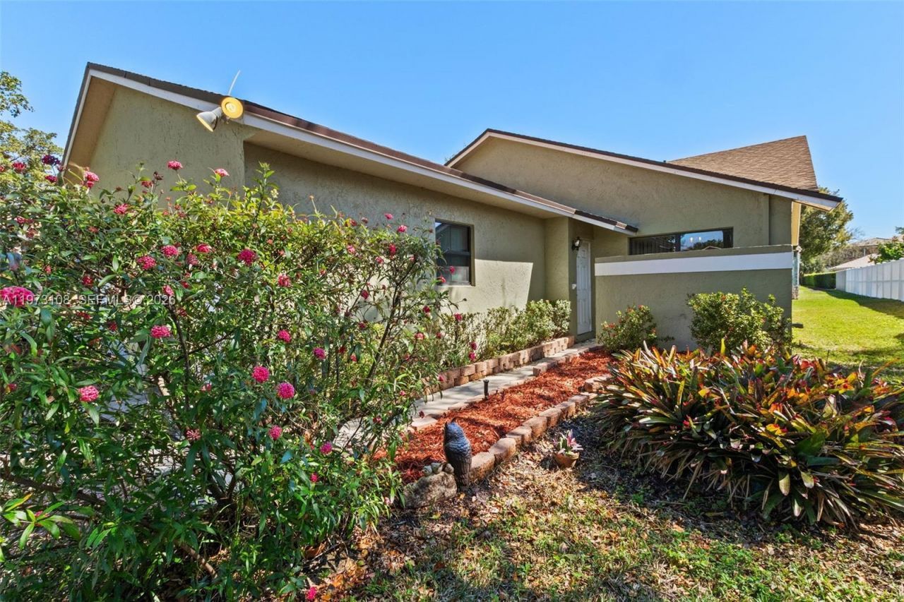 5356 Gate Lake Rd, Unit 5356, Tamarac, FL 33319 Photo