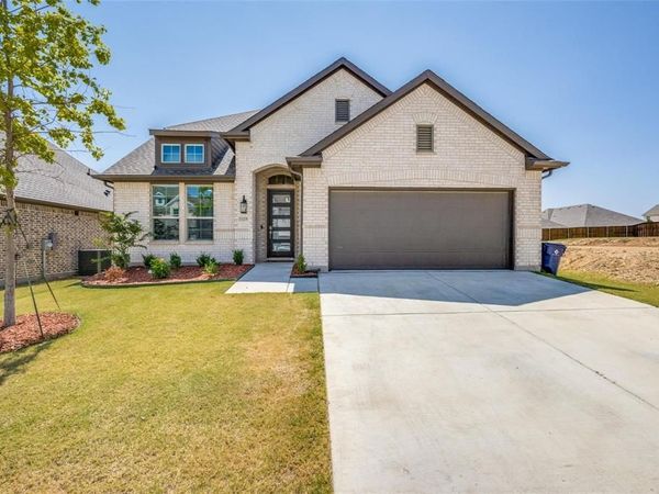 1225 Stagecoach Trail, Justin, TX 76247