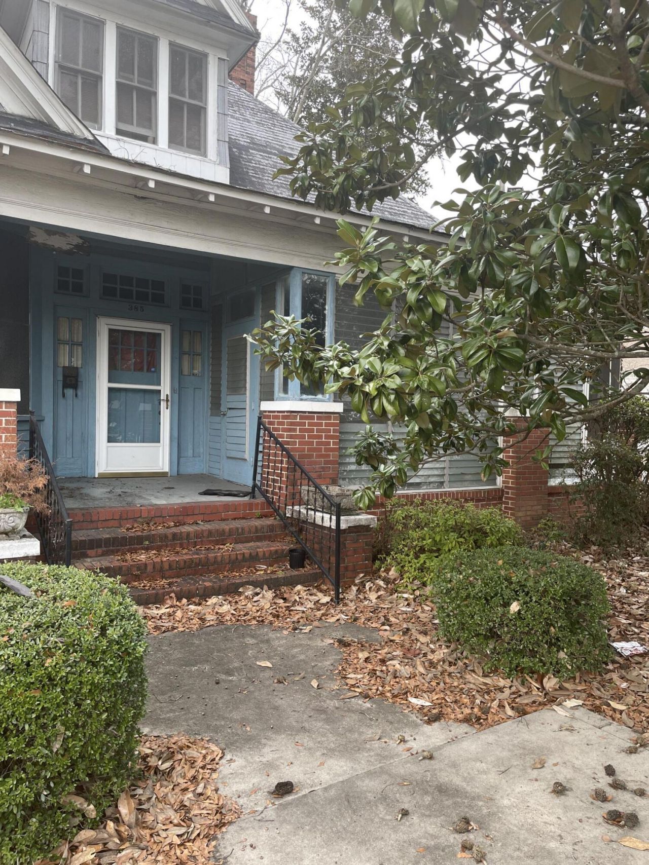 385 Boulevard Street Photo 4