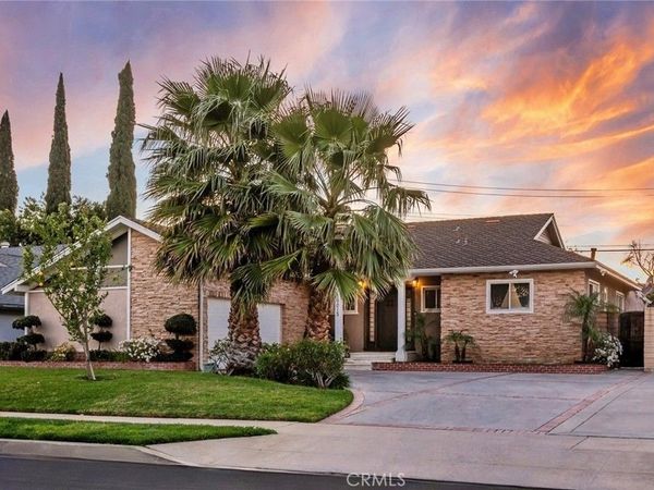 10015 Petit Avenue, North Hills, CA 91343