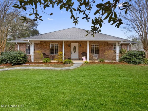 2088 Scianna Lane, Bay Saint Louis, MS 39520