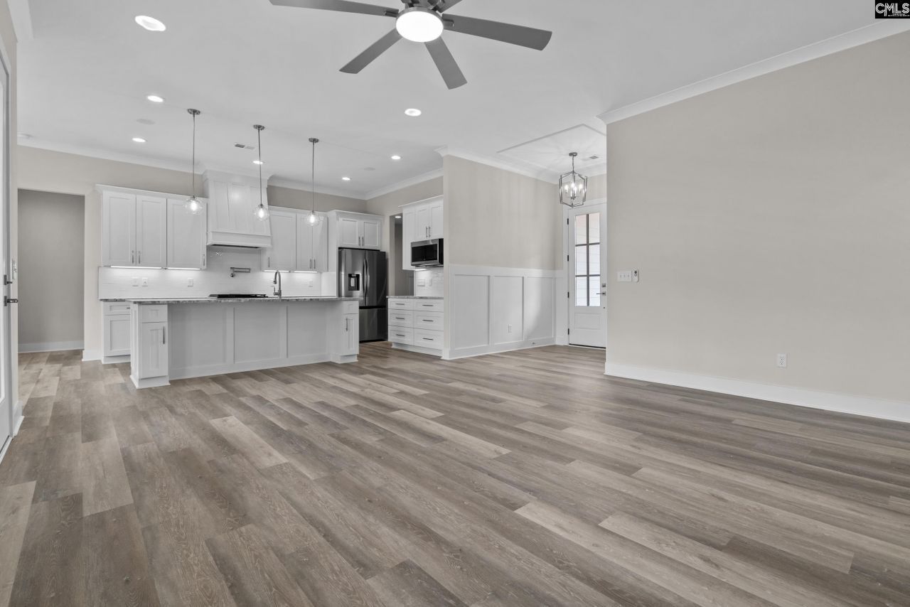 220 Breakwater Drive  Photo 12