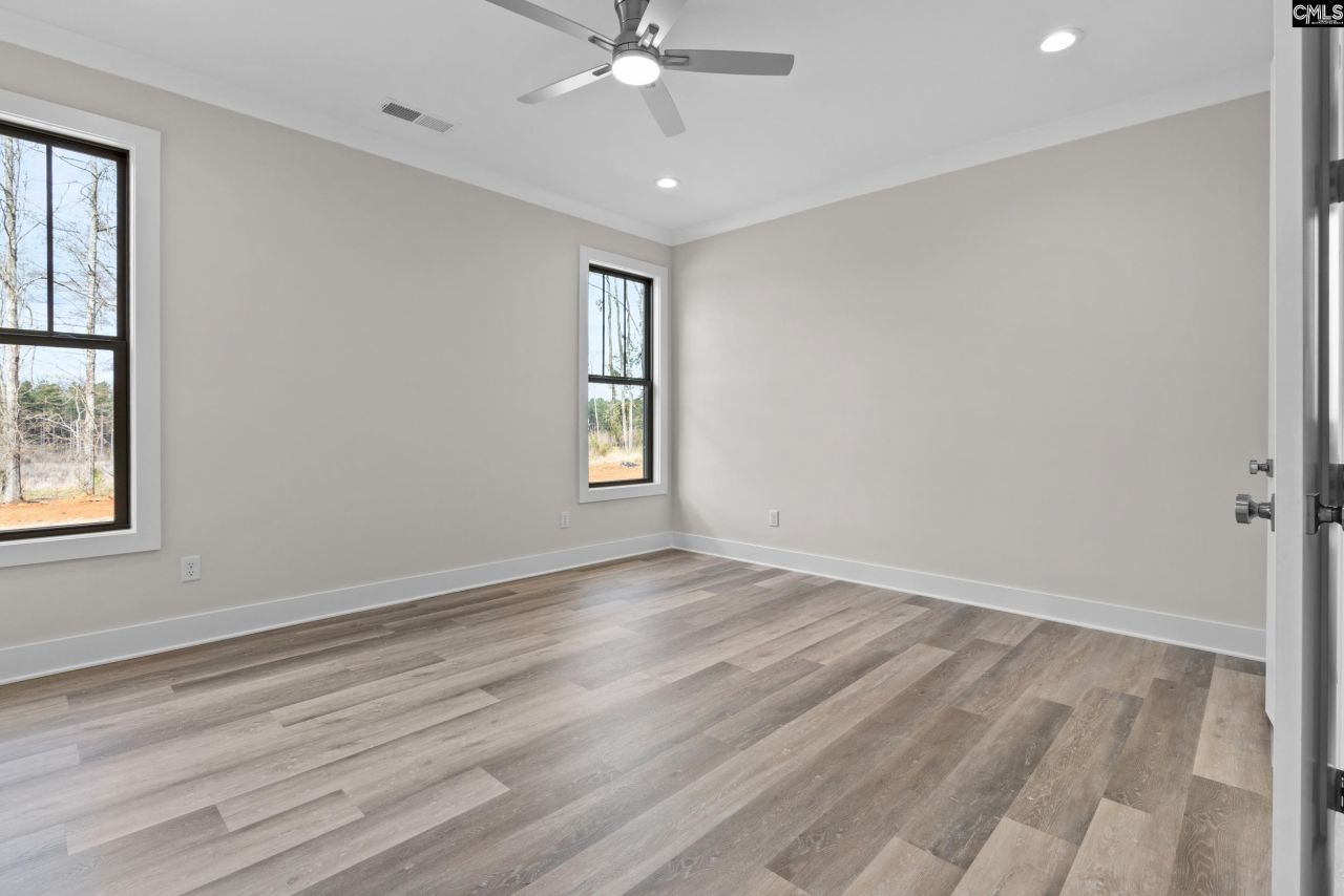 220 Breakwater Drive  Photo 15