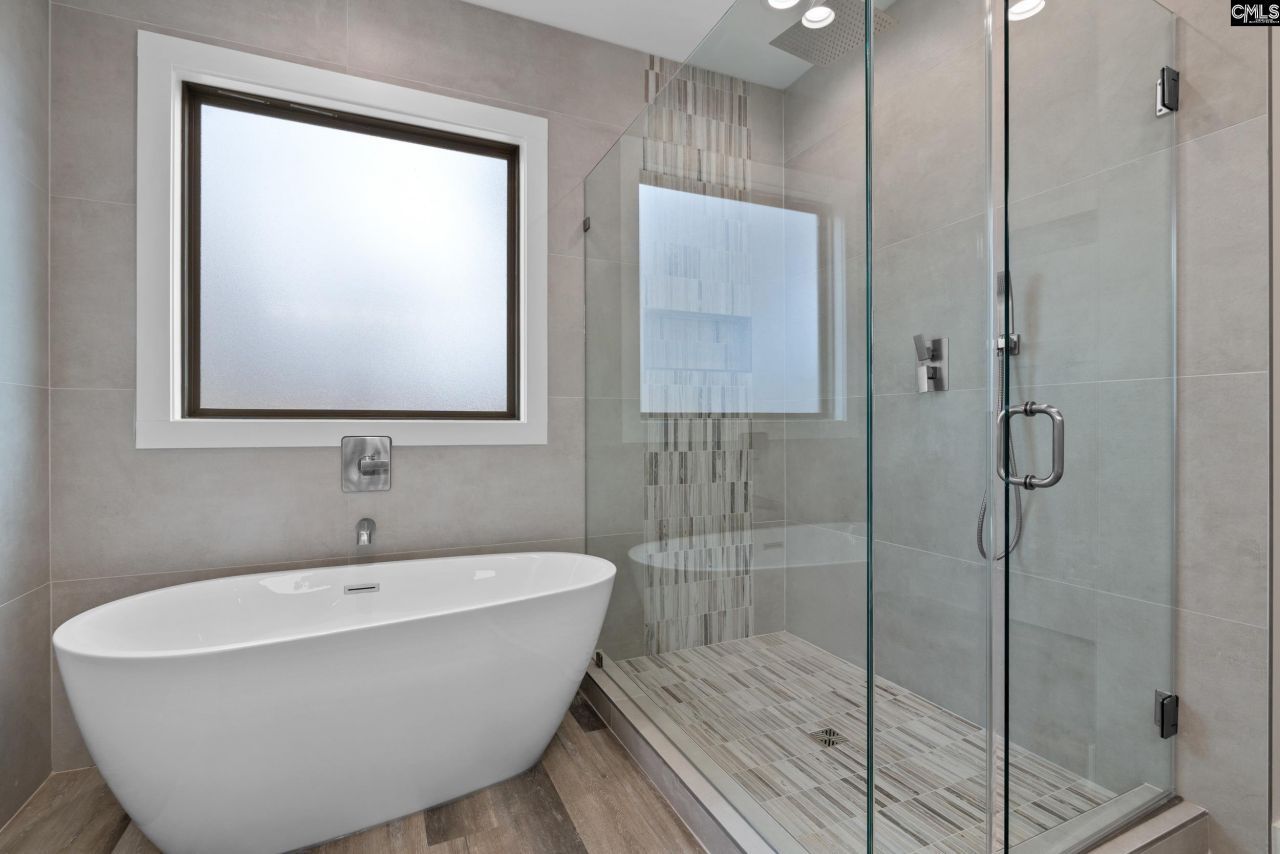 220 Breakwater Drive  Photo 17