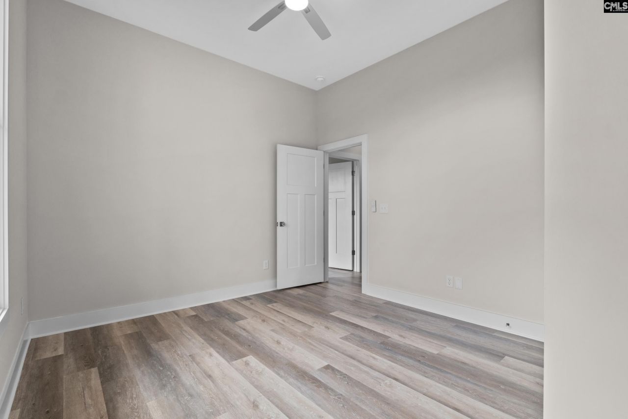 220 Breakwater Drive  Photo 21