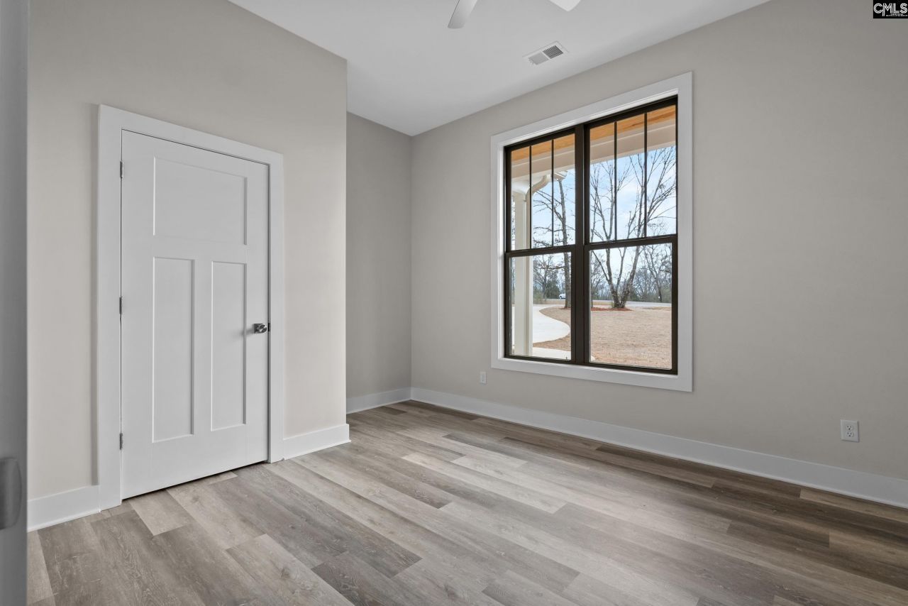 220 Breakwater Drive  Photo 22