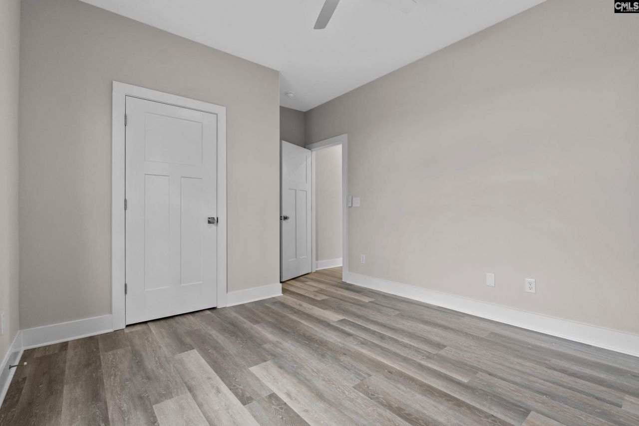 220 Breakwater Drive  Photo 23