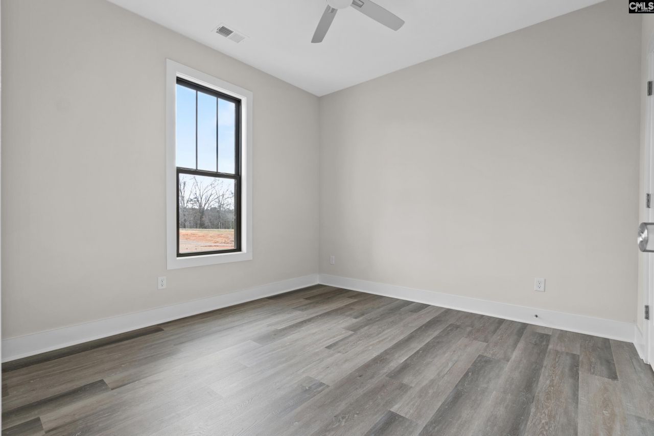 220 Breakwater Drive  Photo 24