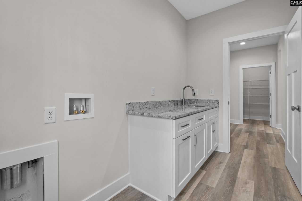 220 Breakwater Drive  Photo 29