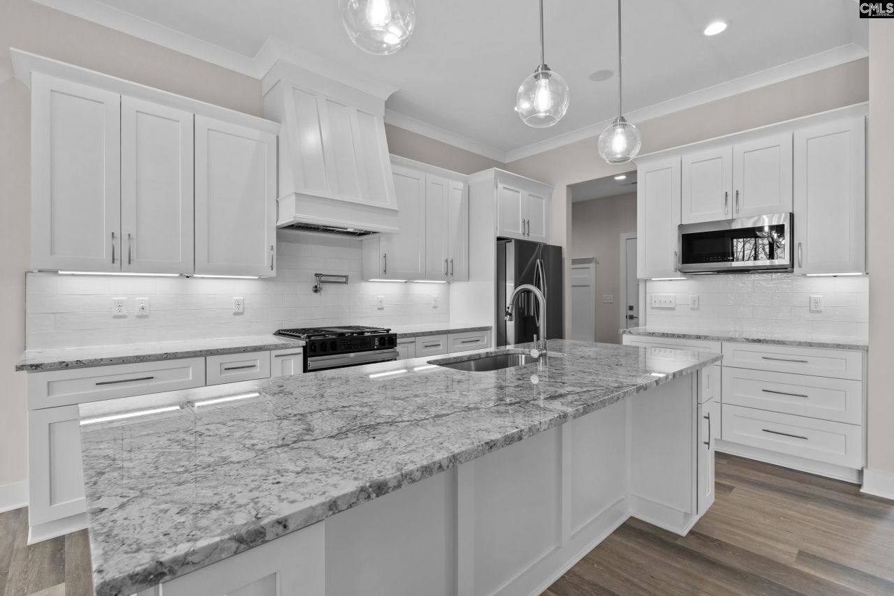 220 Breakwater Drive  Photo 6