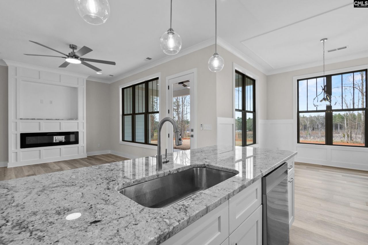 220 Breakwater Drive  Photo 8