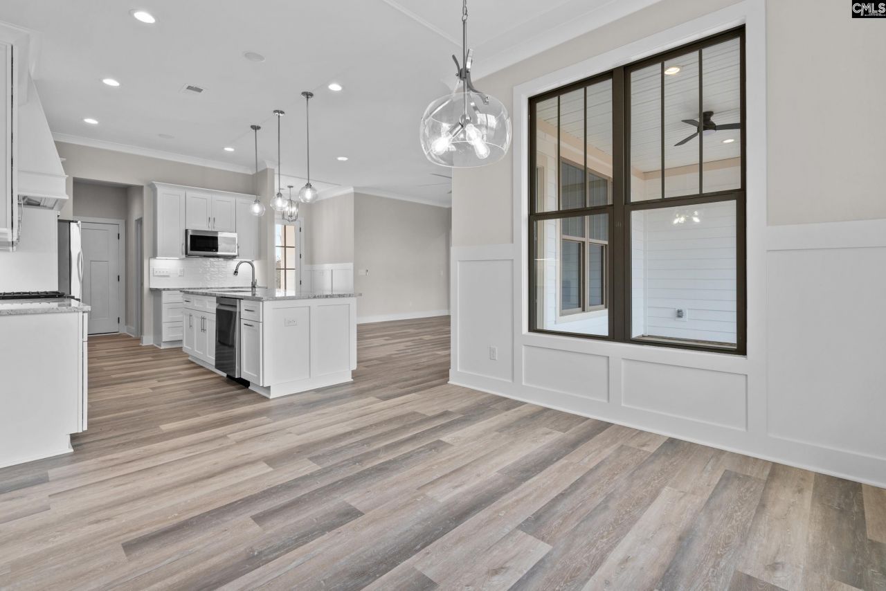 220 Breakwater Drive  Photo 9