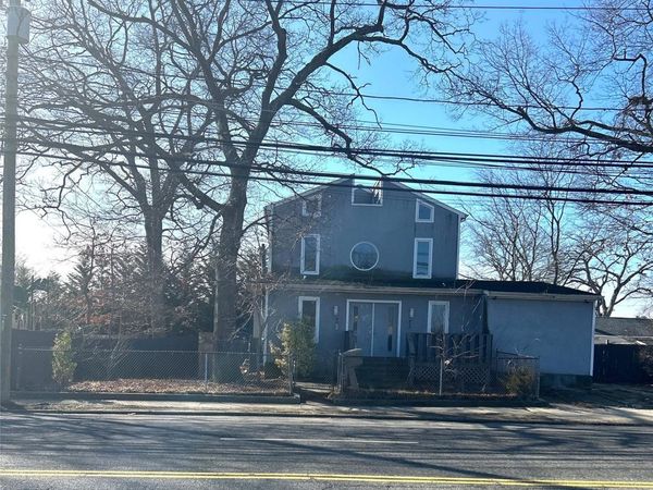 90 Jerusalem Avenue, Massapequa, NY 11758