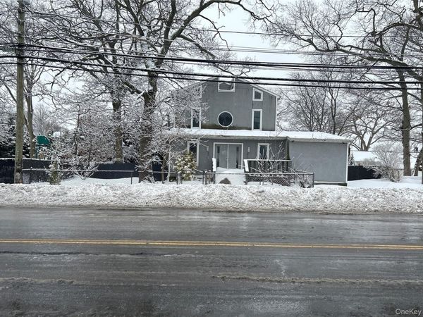 90 Jerusalem Avenue, Massapequa, NY 11758