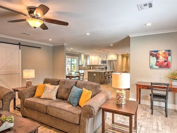 204 SW G Street , Bentonville, AR 72712