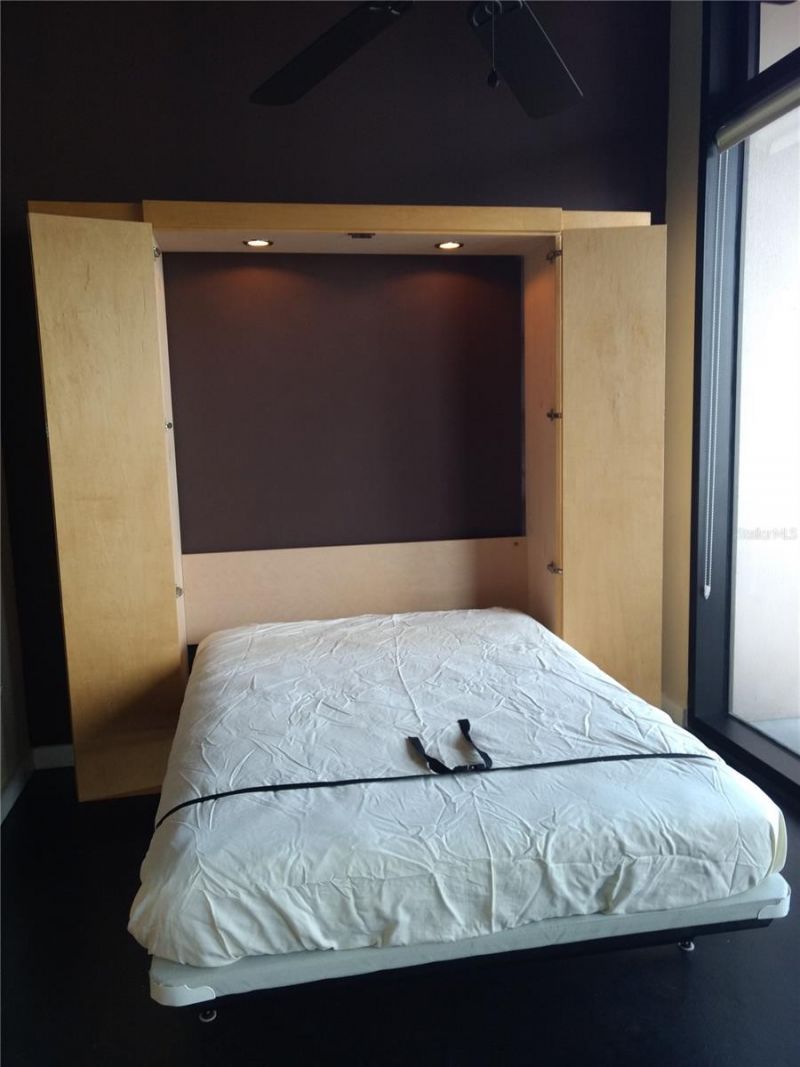 175 E 2nd Street S, Unit 1006, Saint Petersburg, FL 33701 Photo