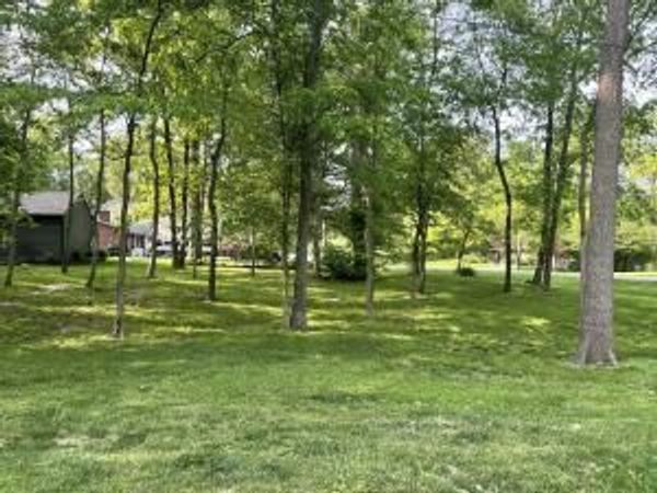 1730 W Choctaw Drive , London, OH 43140
