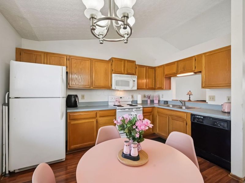 2535 Bridlewood Court , Obetz, OH 43207 Photo 12