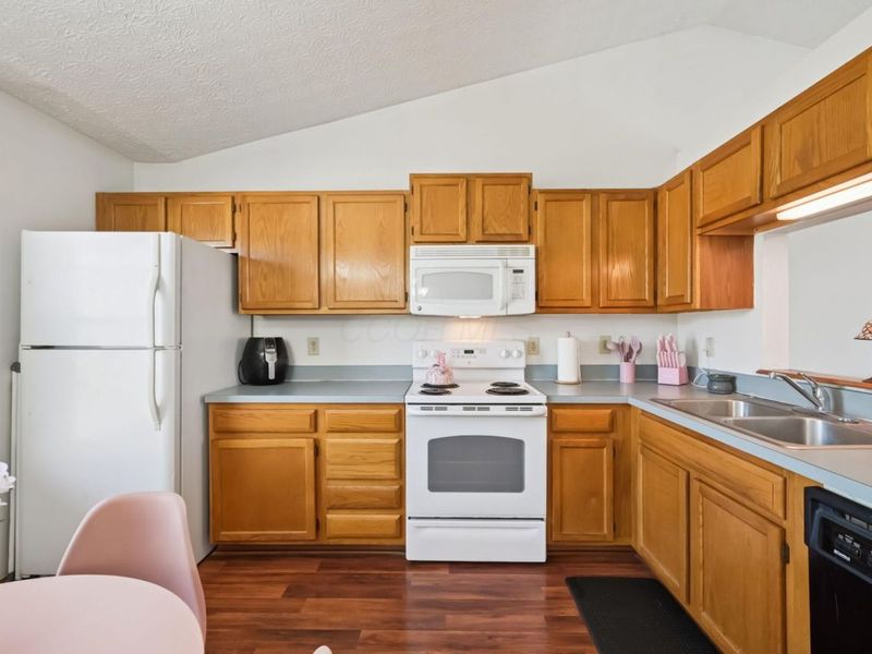 2535 Bridlewood Court , Obetz, OH 43207 Photo 13