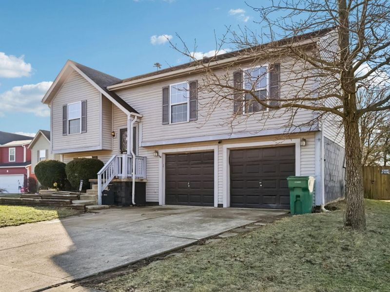 2535 Bridlewood Court , Obetz, OH 43207 Photo 2