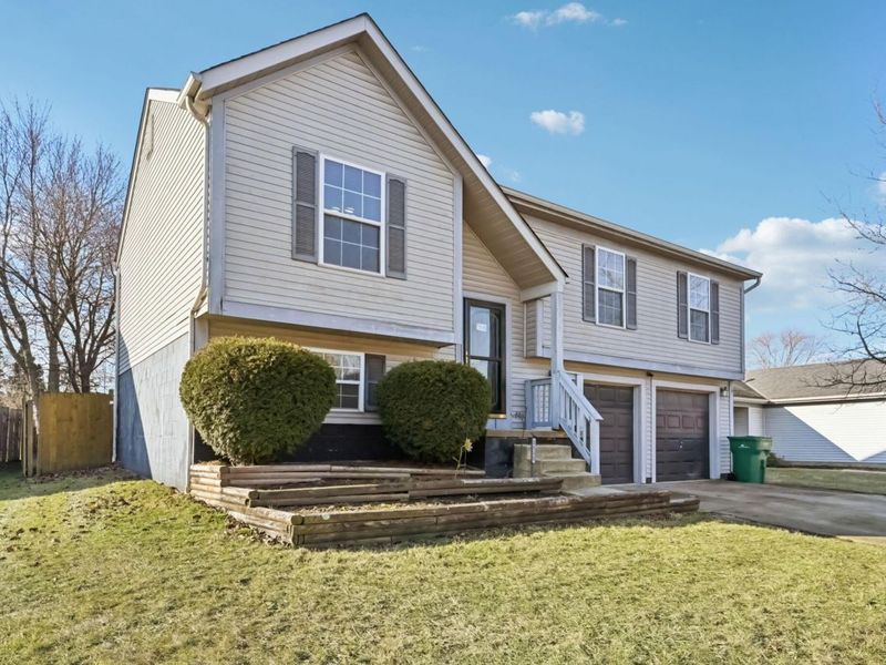 2535 Bridlewood Court , Obetz, OH 43207 Photo 3