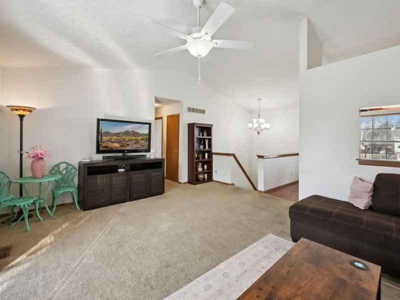 2535 Bridlewood Court , Obetz, OH 43207 Photo 8