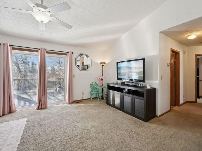 2535 Bridlewood Court , Obetz, OH 43207 Photo 9